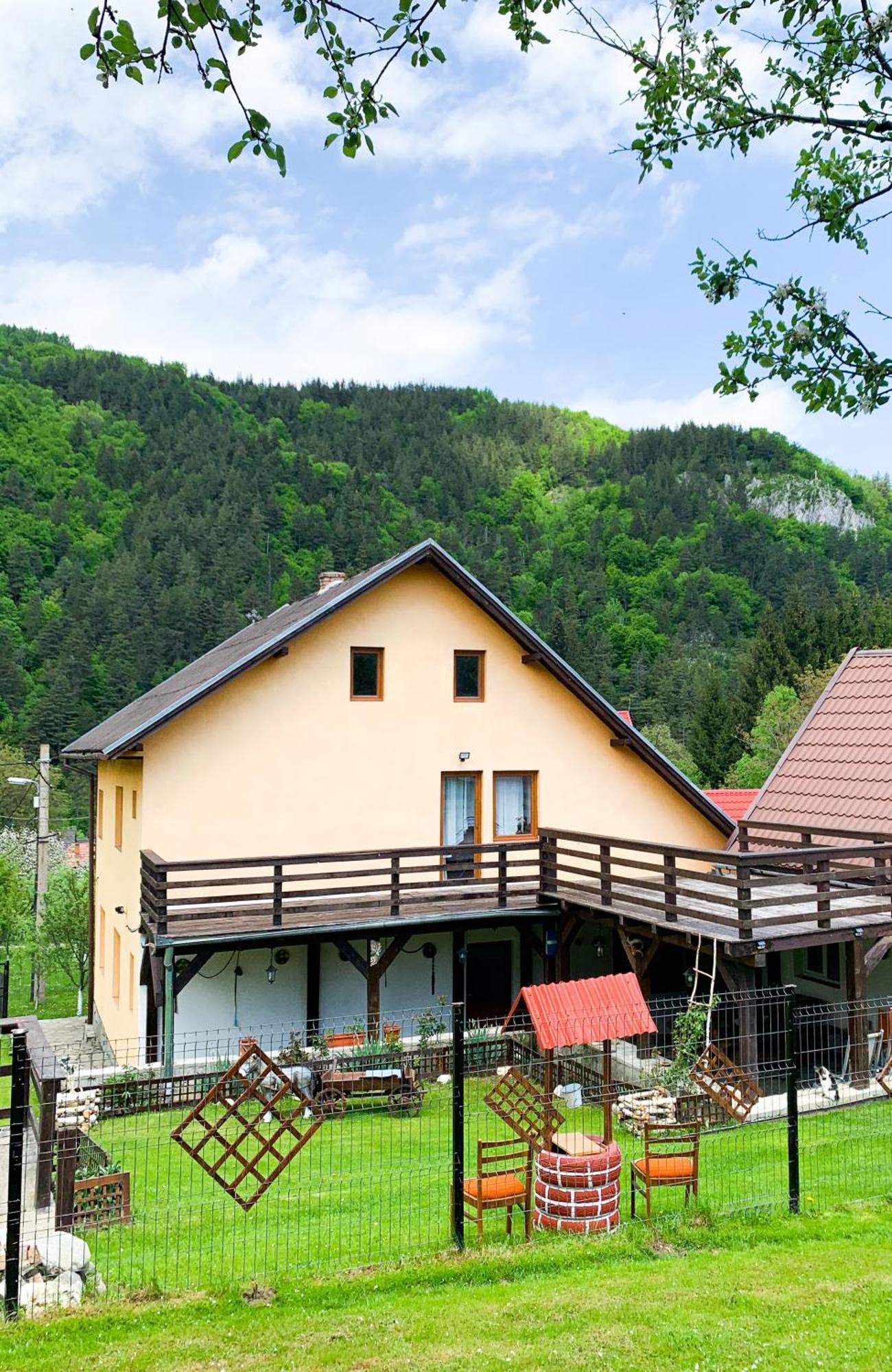 Hilltop House Hotel Bran  Exterior photo